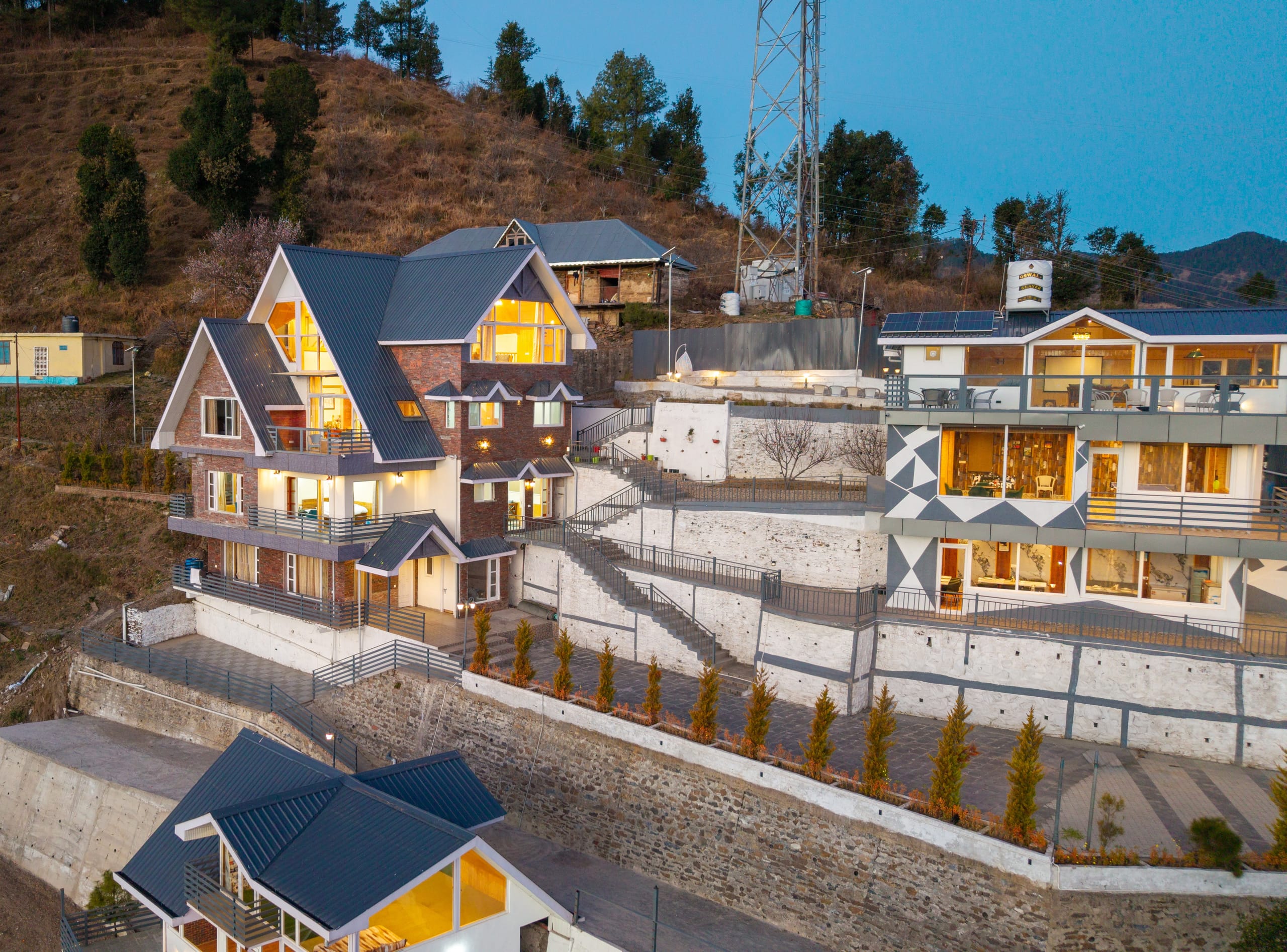 Retreat Woven into Nature